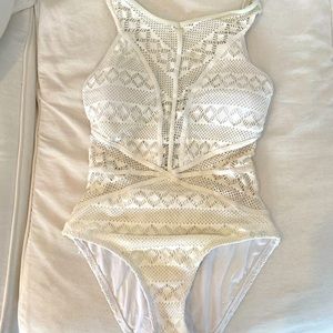 Becca swimsuit size small